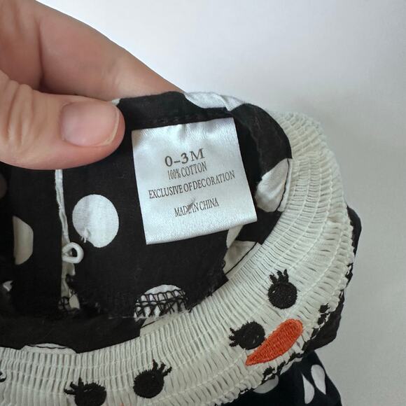 Adorable Smocked Snowman Romper - 0-3 Months - Picture 4 of 7